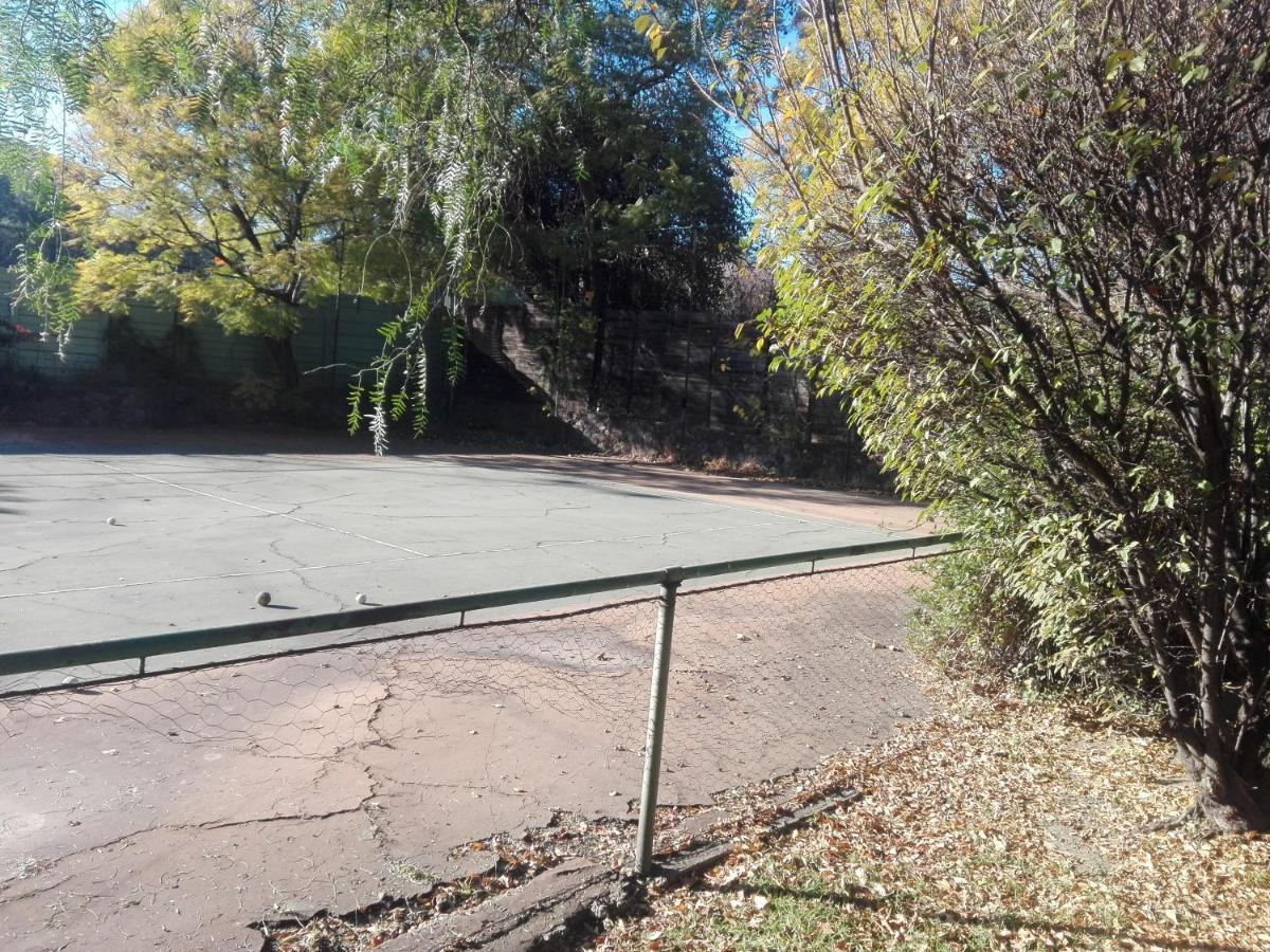Fourways Guest Lodge Johannesburg Eksteriør billede